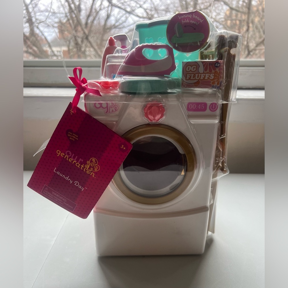 Our Generation Laundry Day Washing Machine Dollhouse Accessory Set for 18"
Dolls